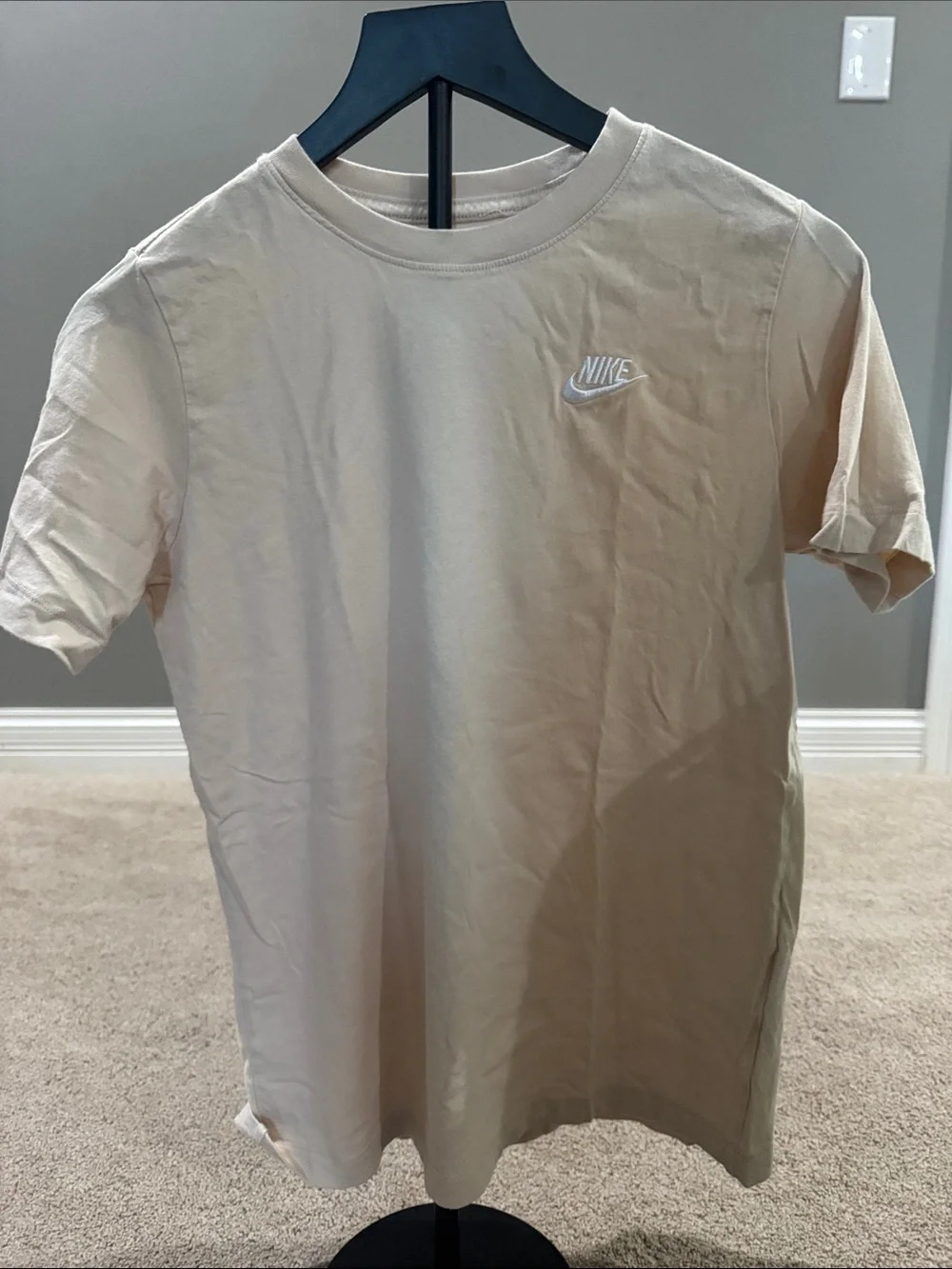 Nike boys Short-Sleeve Crew T-Shirt in Beige